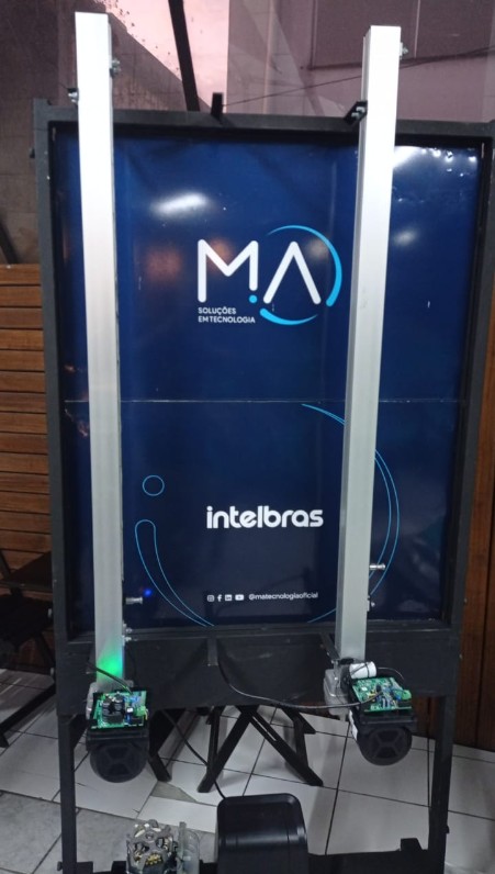 Foto do produto EXPOSITOR C/ MOTORES INTELBRAS 